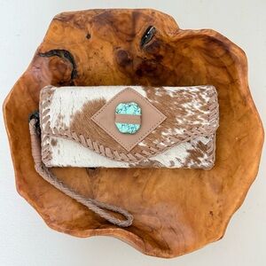 Idyllwind Canyon Ridge Cowhide Western Style Cowhide Leather Wallet Wristlet